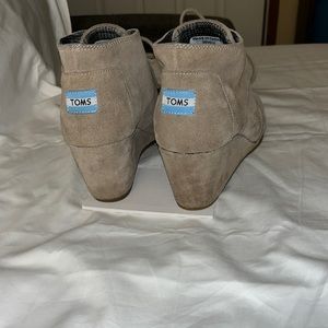 Tan/Cream W8 Hidden Wedge Blue Plaid Inside’s Womens Toms Super Cute Super Comfy